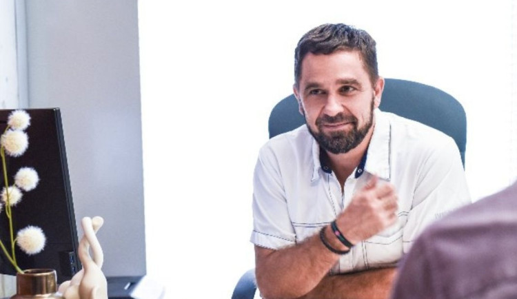 size3-17054806797225-139-neplodnost-trapi-zhruba-kazdy-desaty-par-pricinou-byva-vek-rika-specialista-na-umele-oplodneni-stepa