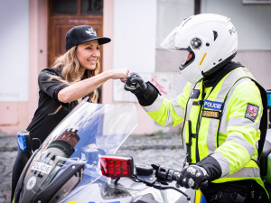 Adrenalin za volantem? Pro policistu pomocník, pro závodníka ohrožení, říká Olga Lounová