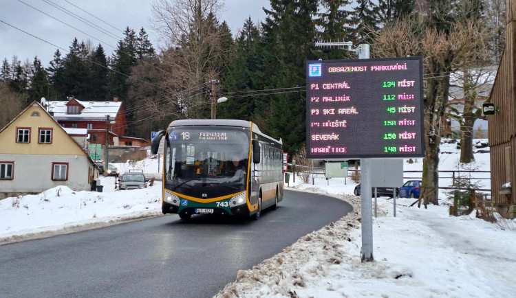 Řidičům s parkováním v Bedřichově a Janově pomůže nový infosystém