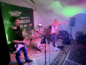 VIDEO: Od Švýcárny ke hvězdám. Poprocková kapela Andromeda složila píseň na oslavu Pradědu