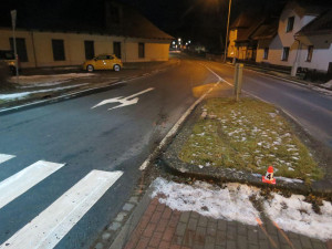 Policisté přistihli opilou ženu za volantem. Za půl hodiny ve stejném voze boural její ještě opilejší spolujezdec