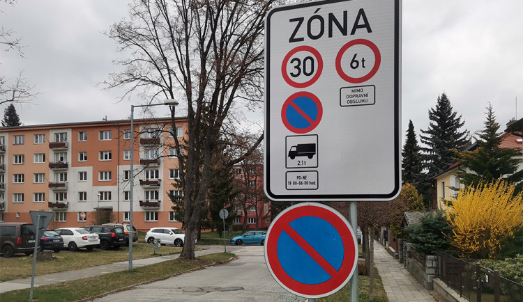 Olomouc chystá parkoviště pro dodávky. V dalších zónách zakáže jejich noční odstavování