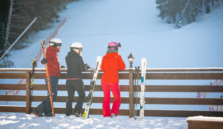 Jeseníky hlásí dobré podmínky pro lyžaře i běžkaře. Horalé však mají obavy kvůli blížícímu se oteplení