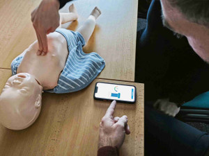 Malé životy v bezpečných rukou: FN Olomouc modernizuje výuku resuscitace novorozenců