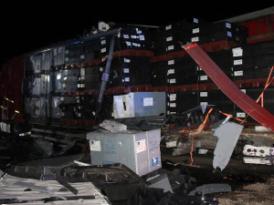 Chvilka nepozornosti za 4 miliony. D35 u Olomouce zablokoval v noci střet dvou kamionů