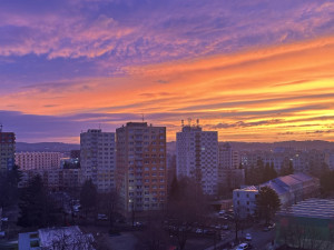 Rudě zbarvené nebe ráno i večer. Jak vznikají červánky? A o čem vypovídají?