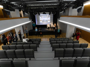 Olomoucká scéna Central se po letech znovu otevírá, bývalý kinosál skýtá rozmanité možnosti