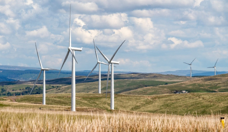 Kraj je proti stavbě dalších dvou větrných elektráren u Potštátu. Už jich zde stojí hodně