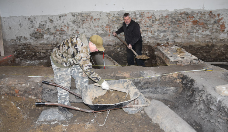 Horní náměstí v Přerově bylo hojně osídlené již v době bronzové. Potvrzují to poslední vykopávky