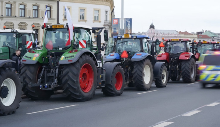 Protest zemědělců v Olomouckém kraji: do měst zamíří desítky traktorů a další techniky