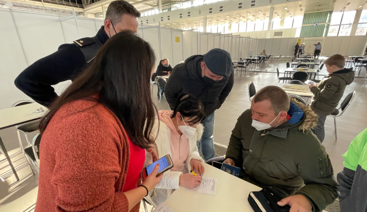 size3-17083704831286-303-ceska-republika-poskytla-valecnym-uprchlikum-humanitarni-davky-za-163-miliard-korun