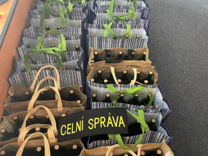 Celníci z Olomouckého kraje loni řešili více nelegálního alkoholu i hazardu