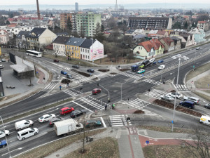 Křižovatku u Lidlu na Velkomoravské čeká rekonstrukce. Místní doufají ve vyladění semaforů