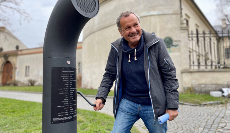 V Olomouci začal fungovat nový Poesiomat. Slyšet lze Plíhala, Kryla, Krobota, ale i básně Jiřího Wolkera