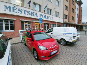Skenovací elektromobil hlídá platby za parkování v Olomouci. Za první měsíc odhalil stovky přestupků