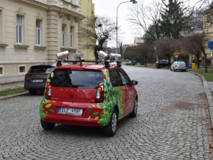 Skenovací elektromobil hlídá platby za parkování v Olomouci. Za první měsíc odhalil stovky přestupků