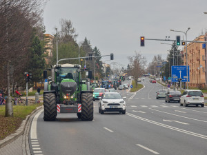 Traktory opět projedou Olomoucí. Zemědělci opakují protestní jízdy