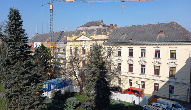 Arcibiskupství opravuje rozlehlou budovu v centru Olomouce. Cílí i na energetické úspory