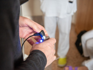 Anonymní dárce věnoval olomoucké nemocnici cenný přístroj na pomoc miminkům