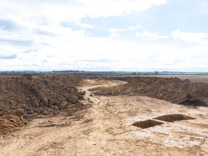 Před stavbou dálnice u Olomouce odkryli archeologové unikátní pohřebiště, návrší bylo kultovním místem