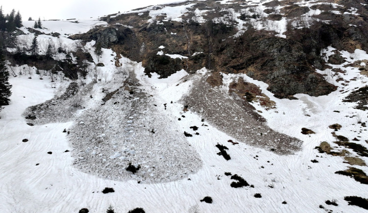 Ve Velké Kotlině sjely v březnu už tři laviny. Podle odborníků přírodní rezervaci prospívají