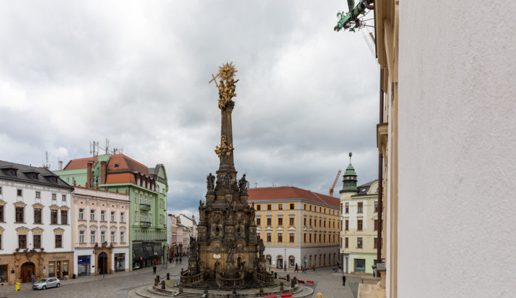Barokní chlouba Olomouce se zahalí do bílé. Obnova Sloupu Nejsvětější Trojice má trvat takřka tisíc dnů