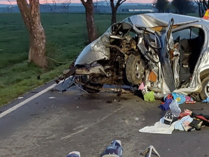 Třetí tragická nehoda na stejné silnici u Olšan. Po nárazu do stromu opět zemřel řidič osobního vozu