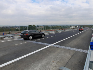 Pozor na D35. Dnes začíná oprava estakády, o víkendu bude u Křelova dálnice zavřená kvůli bourání mostu