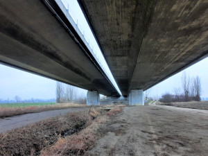 Pozor na D35. Dnes začíná oprava estakády, o víkendu bude u Křelova dálnice zavřená kvůli bourání mostu