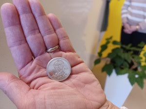 Prostějov nabídne pamětní minci Jiřího Wolkera. Na červen také chystá rodinnou hru