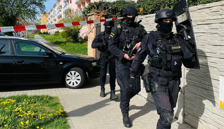 Střelba v Prostějově? Policejní manévry spustil falešným oznámením zdrogovaný muž