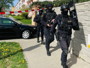 Střelba v Prostějově? Policejní manévry spustil falešným oznámením zdrogovaný muž