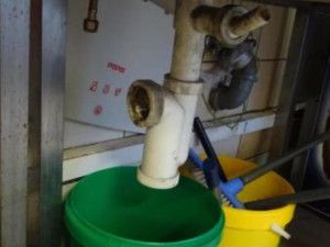 Vyhlášená restaurace Bristol měla havárii s odpadem, inspekce zavřela kuchyni. Zbytek podniku je v provozu