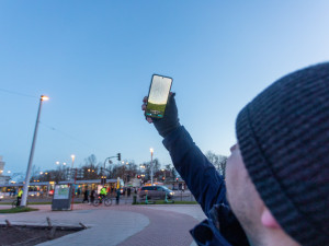 (NE)OBYČEJNÍ: S hvězdářským dalekohledem v ulicích Olomouce. Vyměnil jsem kancl za vesmír, říká Michal Štipl