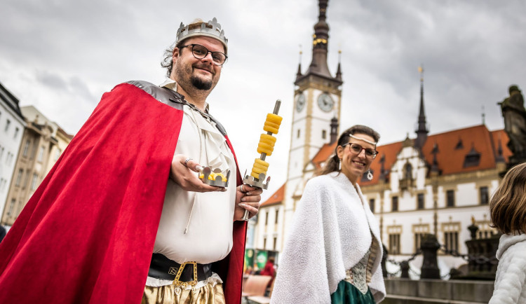 TIP NA VÍKEND: Olomouc ovládne tvarůžkový festival. Slibuje gurmánské zážitky, zábavu i soutěž o titul krále