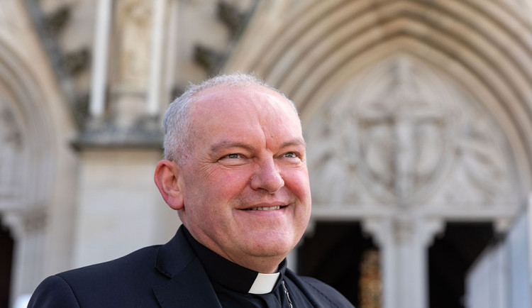 Olomoucký arcibiskup Josef Nuzík bude v sobotu 13. dubna 2024 oficiálně uveden do úřadu