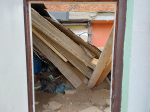 V Obědkovicích se kvůli opravám zřítil dům, naštěstí v něm nikdo nebyl. Nyní půjde úplně k zemi