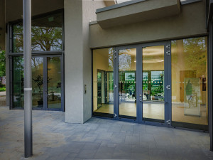 Moderní zázemí i zimní zahrada. Univerzita Palackého otevře v botanické zahradě novou budovu