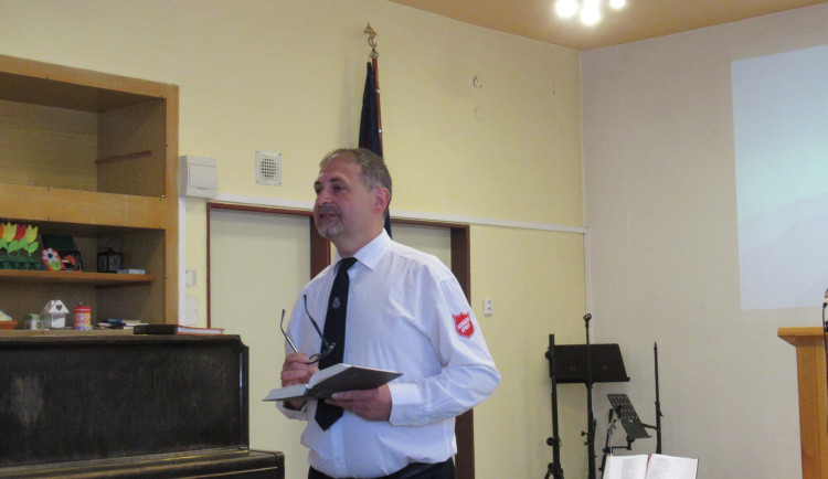 size3-17132736549683-241-nekdy-si-lide-nechteji-nechat-pomoci-i-kdyz-by-to-vazne-potrebovali-a-to-je-frustrujici-rika-dustojn