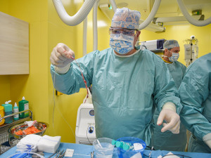 VIDEO: Místo náročných útrap rychlý řez laserem. Kardiologové z Olomouce premiérově provedli unikátní operaci