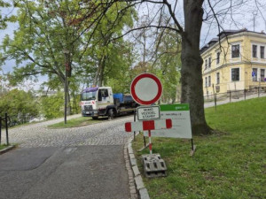 V historickém centru Šumperka začaly opravy plynovodu. Potrvají až do října