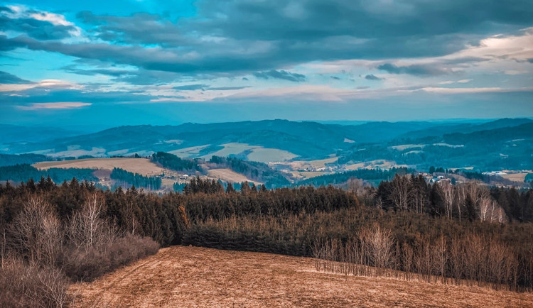 TIP NA VÝLET: Rozhledna Maruška nabízí kouzelné panoramatické výhledy na Hostýnské a Vizovické vrchy