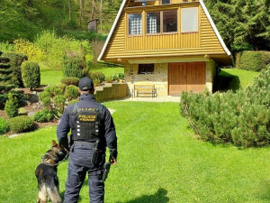 Zahrádkářské a chatařské osady po zimě ožívají. Policisté apelují na správné zabezpečení majetku