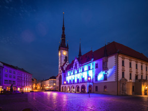 Modře nasvícená radnice i unikátní sběratelské bankovky. Olomouc se připojí k oslavám výročí EU