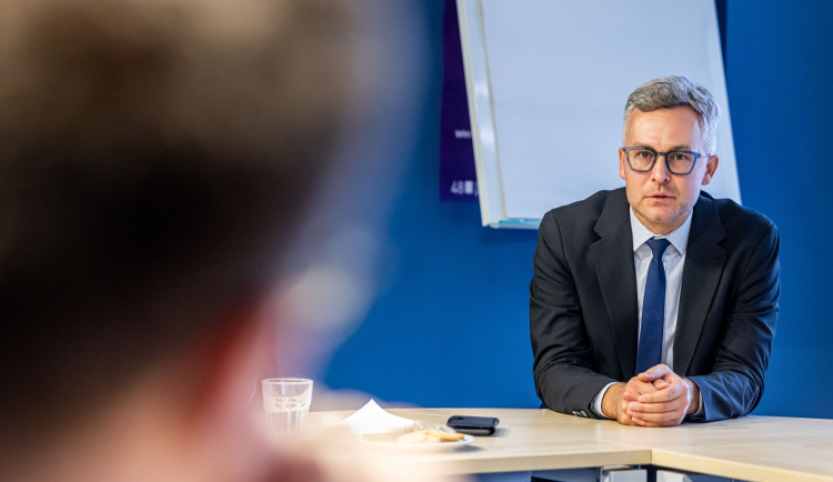 size3-17143327501996-139-eu-delala-vsechno-pro-to-aby-snizovala-konkurenceschopnost-evropy-to-se-musi-zmenit-rika-kandidat-na