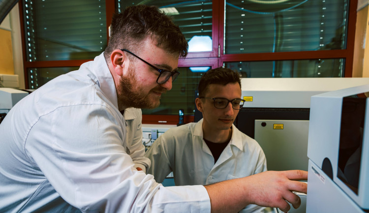 Úspora energie i času vědců. Na přírodovědecké fakultě UP vyvinuli novou metodu pro detekci těžkých kovů