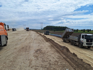 Řidiči budou na silnici I/55 projíždět omezením až do konce prázdnin