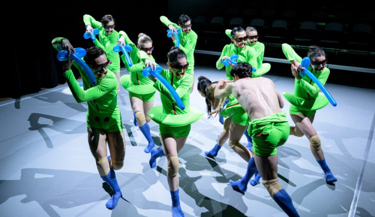 Inscenace Freedom in Motion - choreografie Inventing Freedom