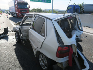 6 - Na D35 řešili policisté postupně tři hromadné dopravní nehody