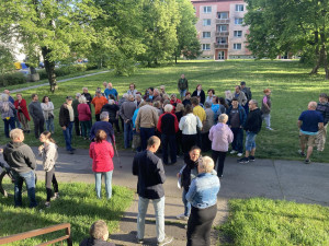 Nechceme garážový dům místo zeleně, zuří lidé z prostějovského sídliště. Petice už má stovky podpisů